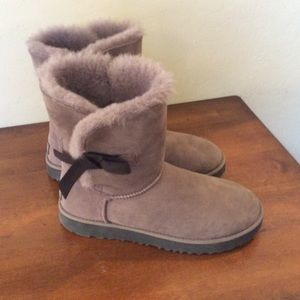 Ugg Bailey short boots with bow